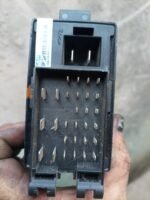 Módulo de Relés VW G5. 5U0 937 537 A 12v 2vr